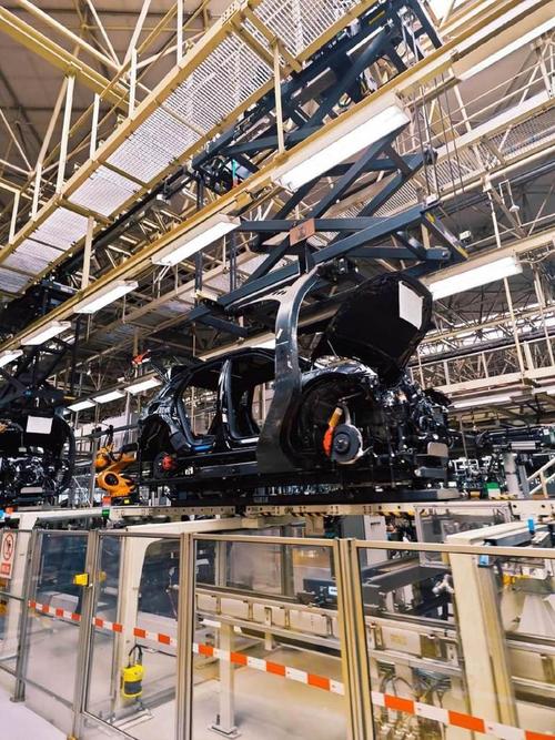 奥迪a8越野车(奥迪a8越野车的生产车间)