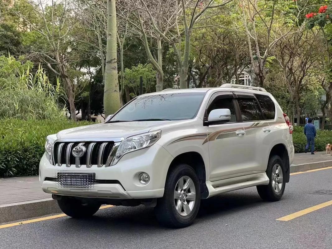 丰田霸道2700油耗／丰田霸道2700图片