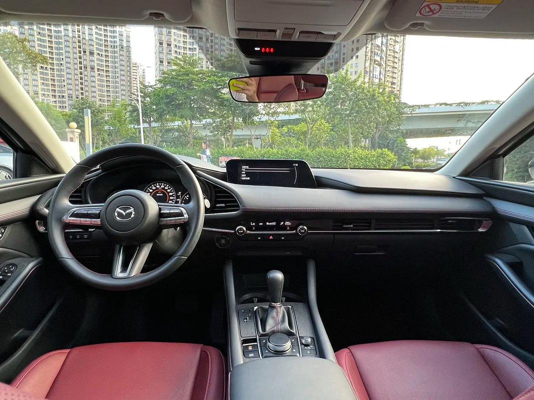 马自达3昂克赛拉内饰图片 马自达3昂克赛拉2021款外观