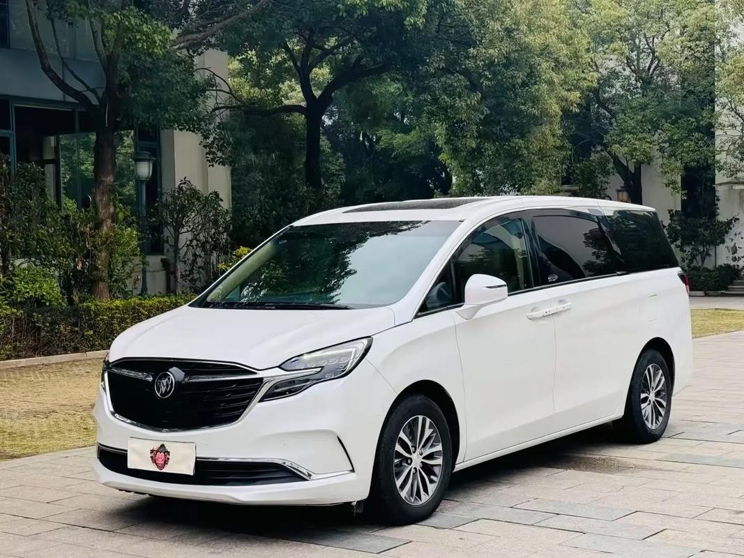 租车别克gl8多少钱一天 别克gl8es租一天多少钱