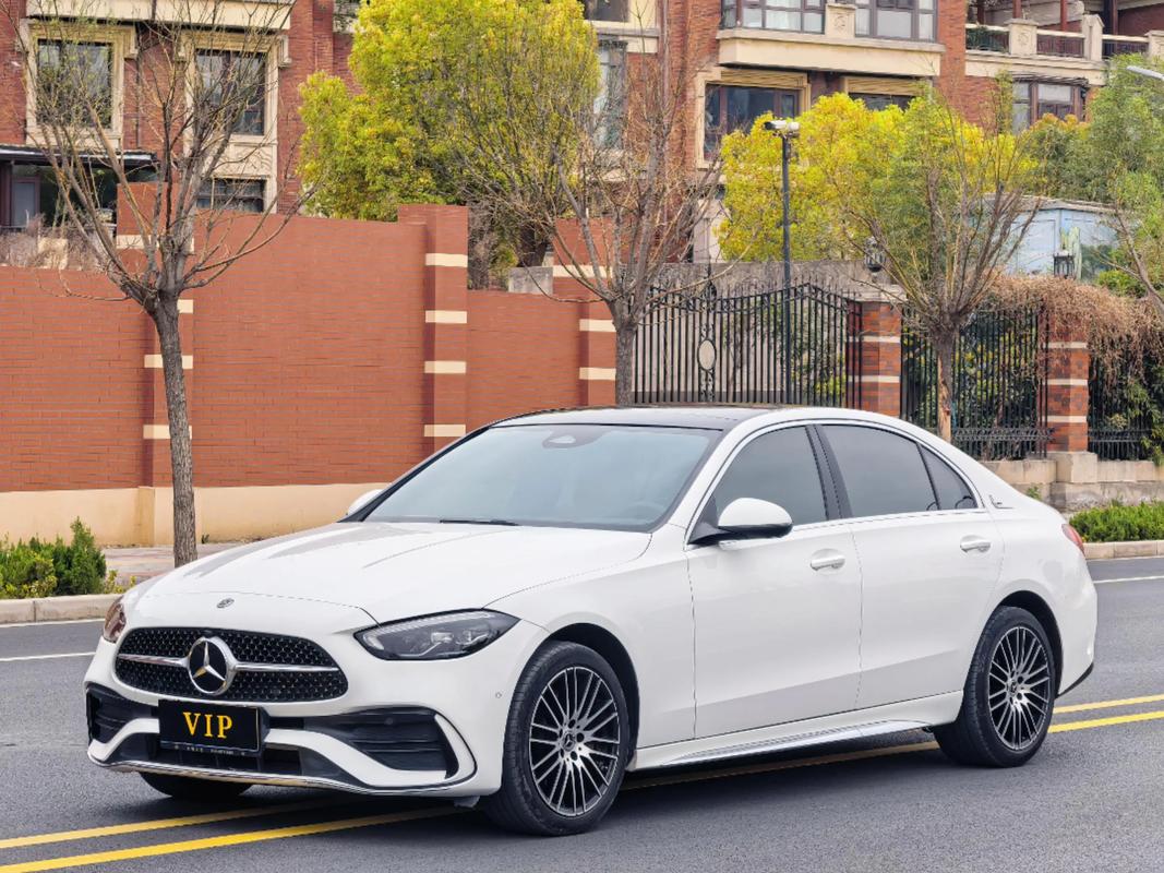 奔驰c级2022新款视频试驾 奔驰c级2022新款车发布视频