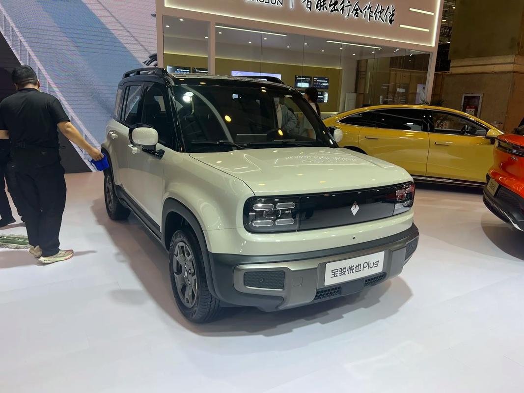 宝骏越野plus价格,宝骏越野车型图片