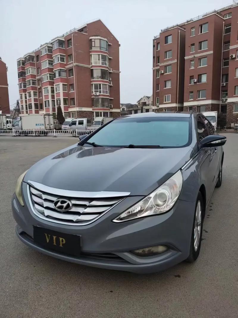 12年现代索纳塔详细参数/12年现代索纳塔八 20l自动豪华版