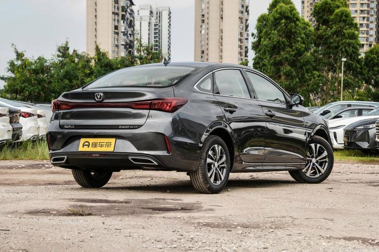 【24款长安逸动图片,长安逸动二代高配价格及图片】